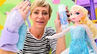 Video auf Deutsch mit Puppen - Die gefrorene Stadt - Elsa und Nicole brechen den Zauber