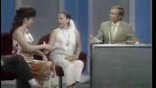 Gina Lollobrigida crashes THE DICK CAVETT SHOW