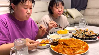 집밥먹방) 자매가 좋아하는 치즈 떡볶이와 땡초김밥 (ft.설거지) | Home meal (Cheese Tteokbokki, Spicy Gimbap) Mukbang