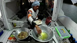 GANAS NYA SAMBARAN IKAN GIANT TREVALLY LANGSUNG MASAK DAN MAKAN DI ATAS KAPAL - DAY 2