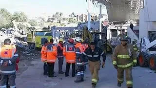 Raw: Clean-up After Hospital Explosion in Mexico