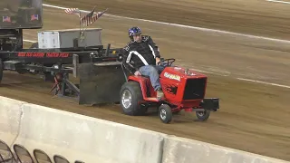 Tractor Pulling Stock 4000 25hp Garden Tractors In Action At Keystone 2017