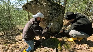 We Open the Treasure Case Caught in a Snake Head!!!