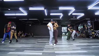 ron cola rauw Alejandro coreografia