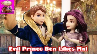 DESCENDANTS Evil Prince Ben Likes Mal - Part 6 - Evie is the Queen Disney