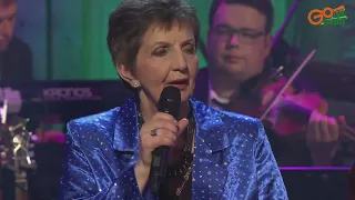 Daniel O'Donnell and Friends sing Katie Daly