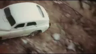 Влюблённая рыбка (1989) - car crash scene #2