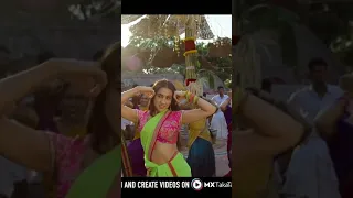 Chaka Chak! #saraalikhan #dhanush #akshaykumar #romantic #ytshorts #dance #shriyaghosal  #atrangire