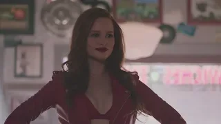 Riverdale 3x01 Cheryl invites the gang to a Pool Party