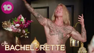 Ciarran Gets Naked in the Name of Art | The Bachelorette Australia