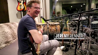 Jeremy Renner - "It's weird not to be weird"