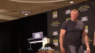 UFC 200 Weigh-Ins: Brock Lesnar Walks Off After Making Weight