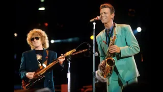 QUEEN, DAVID BOWIE & IAN HUNTER - All the young dudes (live at the Freddie Mercury Tribute 1992)