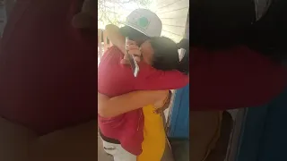 Reencuentro de dos hermanos después de muchos años sin verse