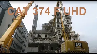 Excavator CAT 374F UHD no time lapse