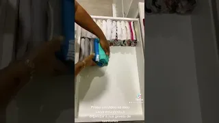 COMO ARRUMAR A GAVETA DE CAMISETAS DE UM JEITO PRÁTICO.