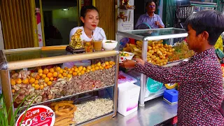 Popular Chicken Egg Yolk Rice Congee | Cambodian Street Food