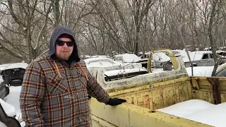 Exploring a 900 vehicle hidden 60s-80s junkyard in the backwoods of a farm part 2