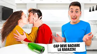 GIOCO DELLA BOTTIGLIA CON LA RAGAZZA IN CASA NOSTRA!! *bacio*