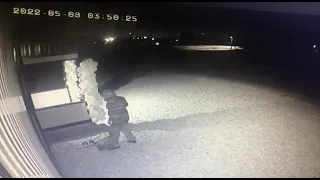 Поджог магазина в Топчихе (видео с внешней камеры)