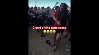 Fan tries to dive into crowd but fails at Ski Mask The Slump God concert☹️🫣