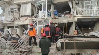 Turquía se vuelca en el rescate tras un terremoto con 22 muertos