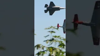 F-35 Lighting ii and a P-51 Mustang in a formation #f35lightningii #p51mustang