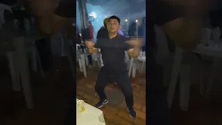 pense no dançarino, animador de festa!