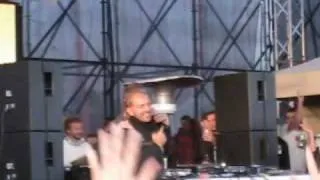 Sven Väth Live @ Balaton Sound 2009 (David Guetta dancing to the music:)