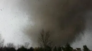 Ill. resident records tornado as it heads for his house