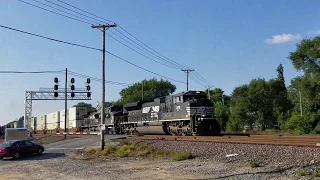 Eastbound intermodal at Dunlap, Indiana. September 15, 2018.