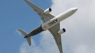 Airbus A-350XWB Demo-Airventure 2015