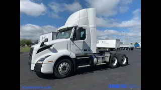 2019 VOLVO VNL64T300 - White (V197085U)