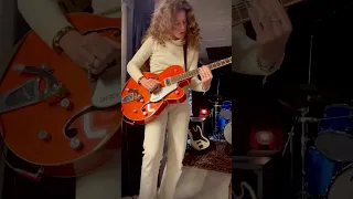 You Got Lucky (Tom Petty). Recording a slide solo on my Gretsch. Mike Campbell’s spirit is with me !