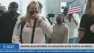 Simone Biles, Jordan Chiles greeted by fans after returning to Houston from the Tokyo Olympics