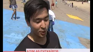 Найбільший кримськотатарський прапор намалювали у Києві