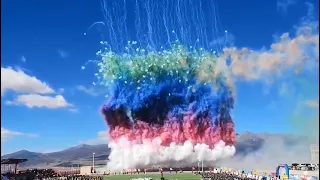 Daytime fireworks with salutes 1.3g