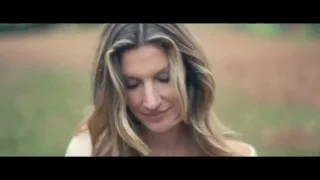 Жизель Бюндхен / An intimate conversation with Gisele Bündchen about nature CHANEL