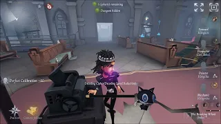 Don't try this, healing in front of hunter - IDENTITY V