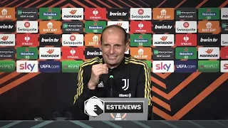 La Juventus ed Allegri regalano mimose alle donne presenti in sala stampa