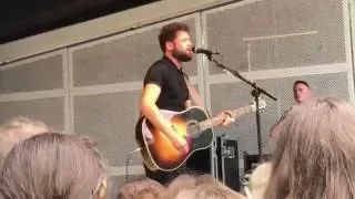 Life's for the living, Passenger busking in Amsterdam Vondelpark, 25 June 2016