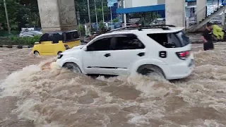 Jalan Burlian Palembang Banjir, Gara-gara Gorong-gorong Tersumbat. Air tak lancar mengalir.
