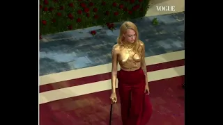 Cara Delevingne on the red carpet | Met Gala 2022