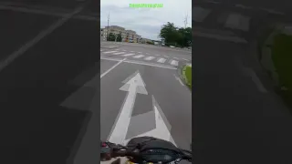 Kawasaki z1000 vs Swedish Police car