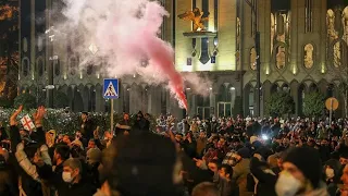 Жесткие столкновения с полицией и беспорядки разразились в Грузии из-за закона об иноагентах