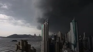 UM CICLONE PASSOU POR MINHA CASA EM BALNEÁRIO CAMBORIÚ!