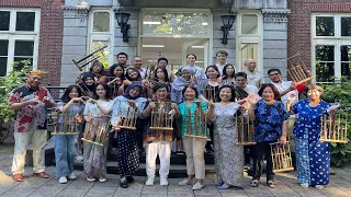 Angklung workshop by Angklung Diaspora for International students in The Hague | Imagine