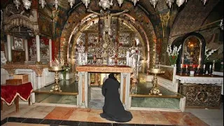 Detalles de la Capilla del Calvario en en la Basílica del Santo Sepulcro en Jerusalén