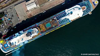 КРУПНЫЙ КРУИЗНЫЙ ЛАЙНЕР SPECTRUM OF THE SEAS ЗАШЁЛ ВО ВЛАДИВОСТОК