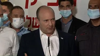 נפתלי בנט בהערכת מצב בחפ"ק בשורש אודות השריפה בהרי ירושלים